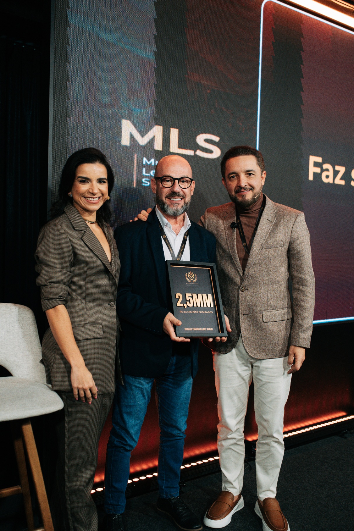 Mentorado do Muniz Legacy Prime recebendo homenagem